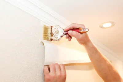 Pose de papier peint à la Richardais — revêtements muraux et toiles de verre